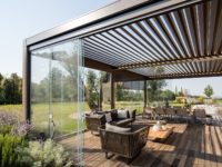 Pergole bioclimatiche, tende a bracci e pergole in alluminio: cosa sono, come funzionano e come possono farti vivere al meglio la bella stagione!